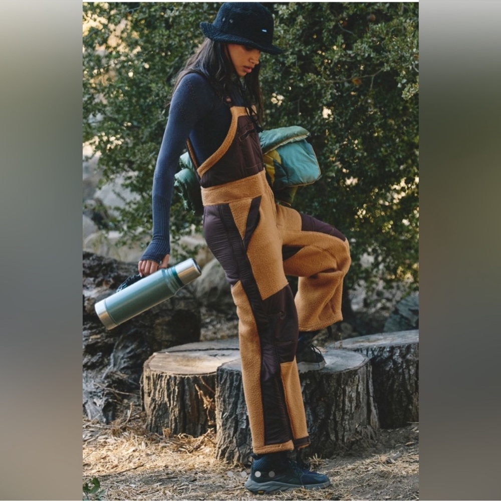 Free People hit the slopes overall